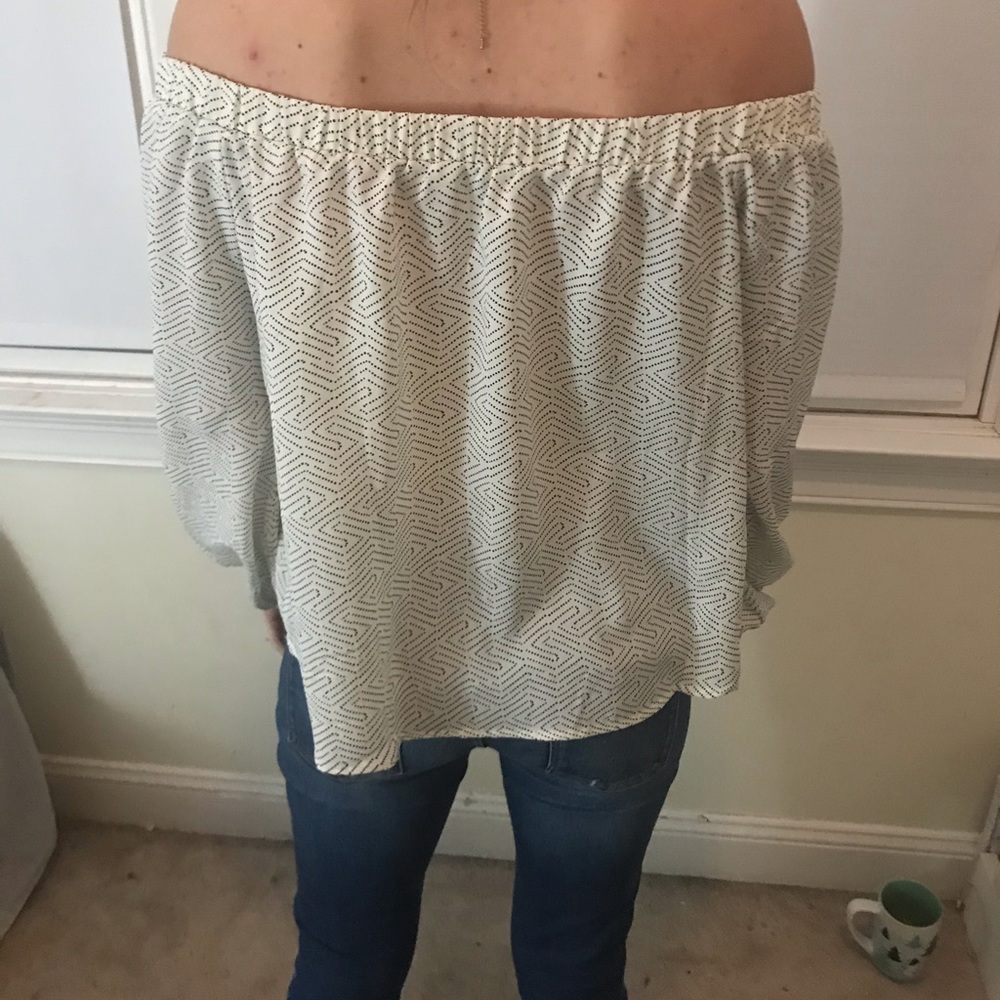 FOREVER 21 OFF THE SHOULDER TOP